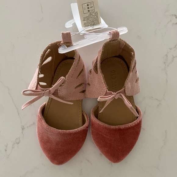 Old navy toddle flats - Picture 3 of 3